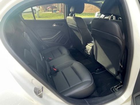 Used 2020 Mercedes-Benz GLA 250 4MATIC image 8