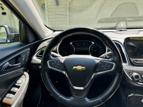 Used 2018 Chevrolet Malibu Premier image 11