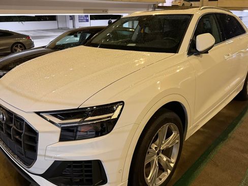 Used 2022 Audi Q8 Premium Plus w/ Premium Plus Package image 2