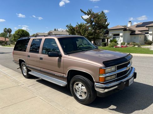 Used 1994 Chevrolet Suburban 4WD image 14