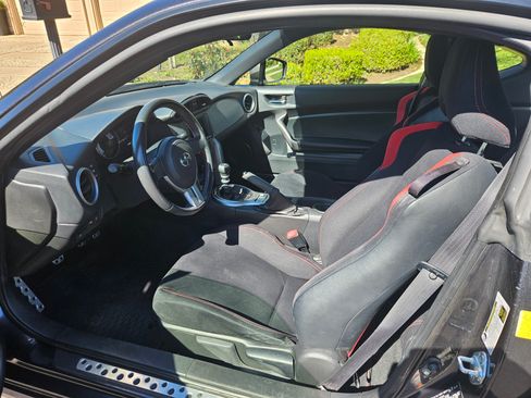 Used 2015 Scion FR-S image 9