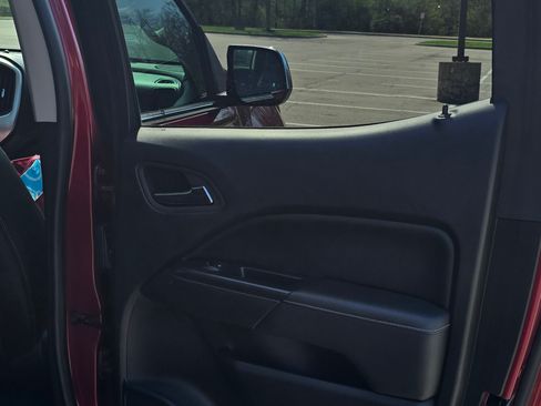 Used 2017 GMC Canyon SLT w/ Trailering Package image 24