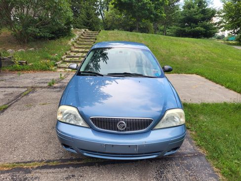 Used 2005 Mercury Sable GS FWD image 2