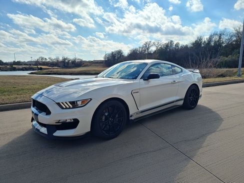 Used 2020 Ford Mustang Shelby GT350 w/ Technology Package image 2