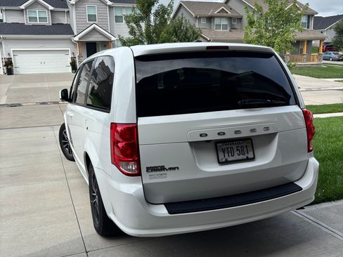 Used 2018 Dodge Grand Caravan SE FWD image 5
