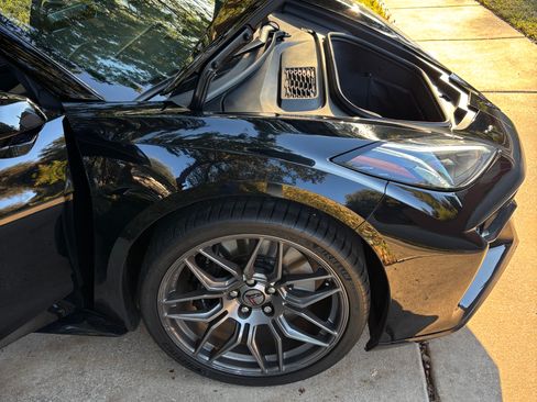 Used 2024 Chevrolet Corvette Z06 image 4