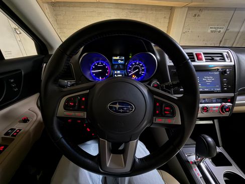 Used 2016 Subaru Outback 2.5i Limited AWD/4WD image 19