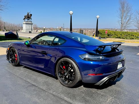 Used 2021 Porsche 718 Cayman GT4 image 8