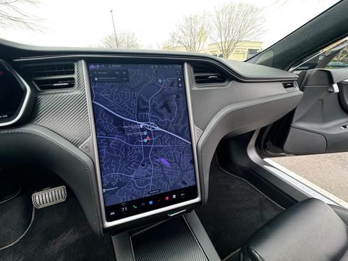 Used 2020 Tesla Model S Long Range Plus image 11