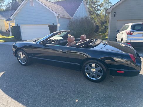 Used 2003 Ford Thunderbird image 8