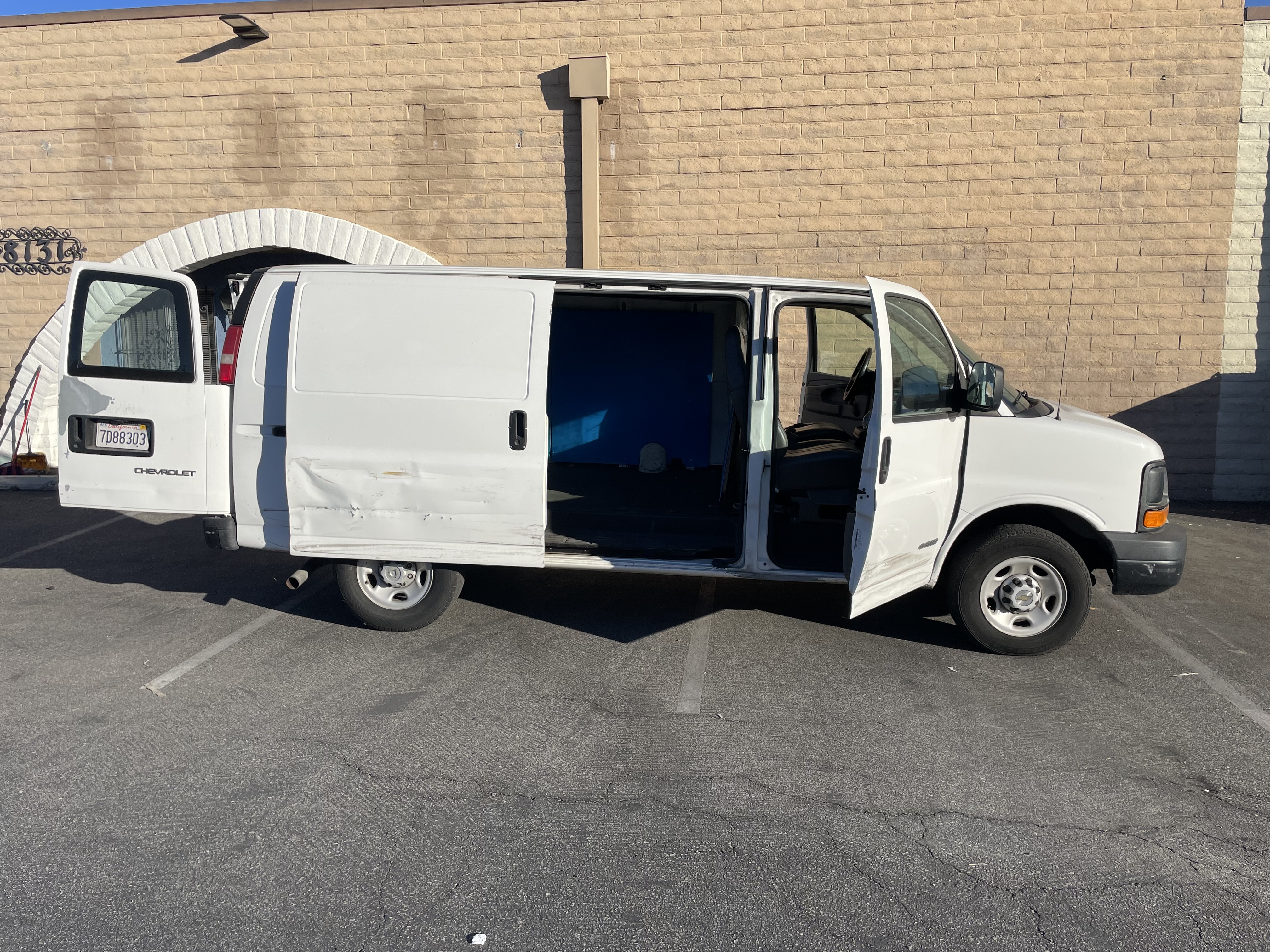 Used 2003 Chevrolet Express 2500 RWD image 2