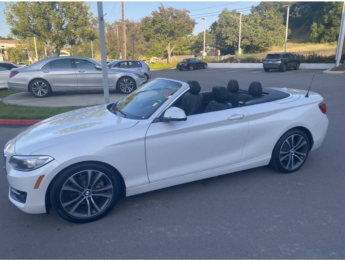 Used 2016 BMW 228i Convertible RWD image 2