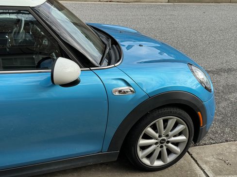 Used 2019 MINI Cooper S w/ Premium Package image 6