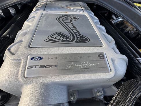 Used 2021 Ford Mustang Shelby GT500 w/ Carbon Fiber Track Pack image 14