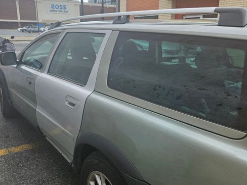 Used 2007 Volvo XC70 AWD/4WD image 4