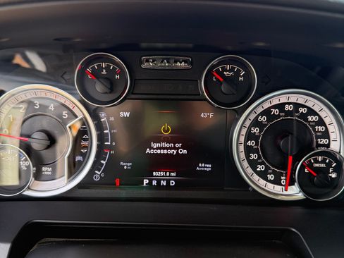 Used 2017 RAM 2500 Laramie image 10