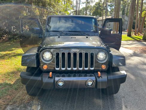 Used 2017 Jeep Wrangler Sahara w/ Connectivity Group image 2
