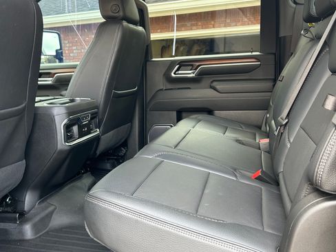 Used 2024 GMC Sierra 2500 Denali w/ Denali Reserve Package image 13