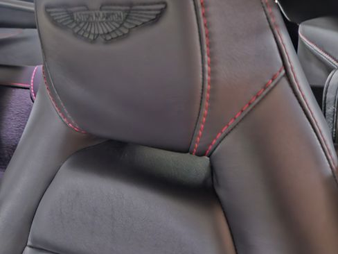 Used 2019 Aston Martin V8 Vantage Coupe image 9