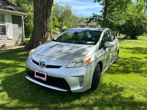 Used 2012 Toyota Prius Three FWD image 16