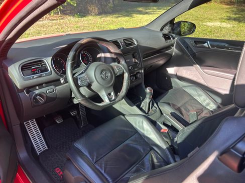 Used 2011 Volkswagen Golf 2-Door image 6