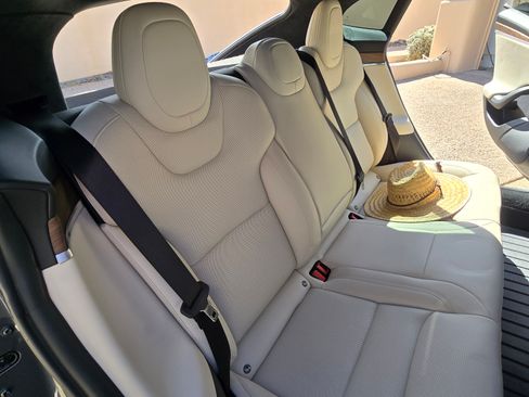 Used 2022 Tesla Model S Standard Range image 16