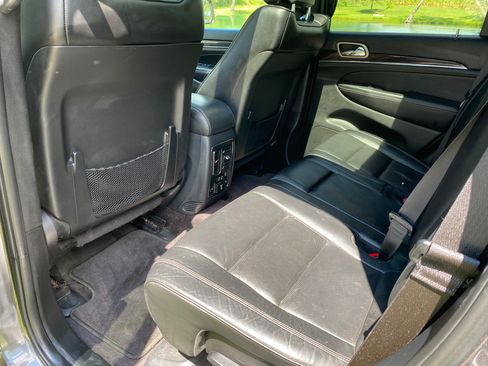 Used 2017 Jeep Grand Cherokee Overland AWD/4WD image 11