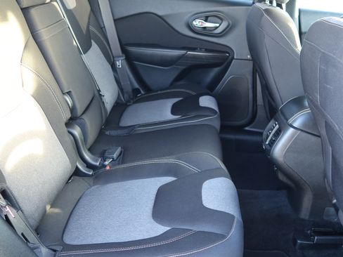 Used 2014 Jeep Cherokee Latitude image 14