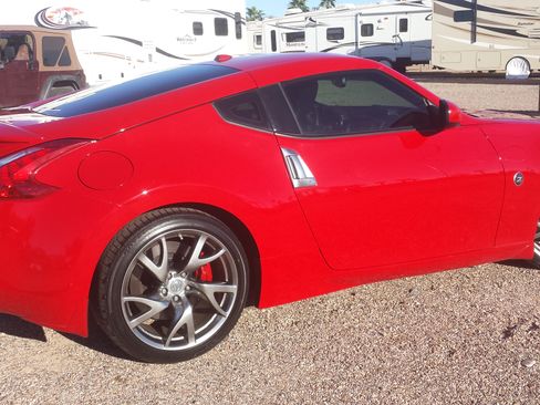 Used 2016 Nissan 370Z Coupe image 2