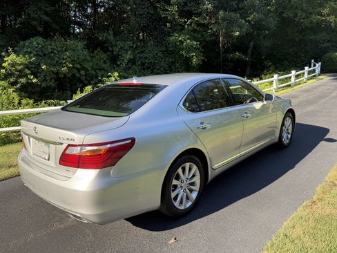 Used 2012 Lexus LS 460 AWD w/ Luxury Value Edition image 6