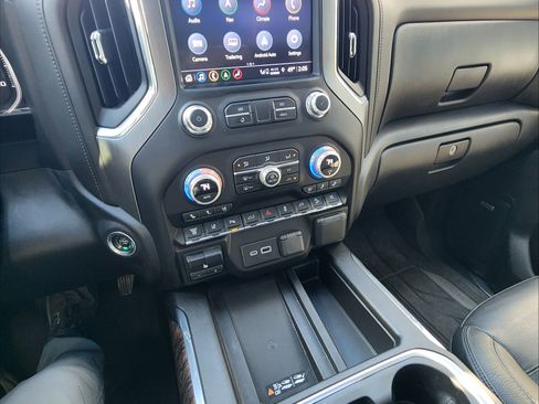 Used 2022 GMC Sierra 3500 Denali w/ Denali Ultimate Package image 10