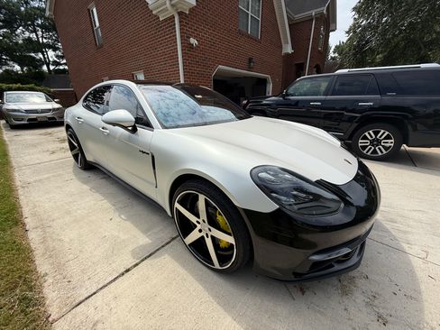 Used 2018 Porsche Panamera 4 w/ Premium Package Plus AWD/4WD image 2