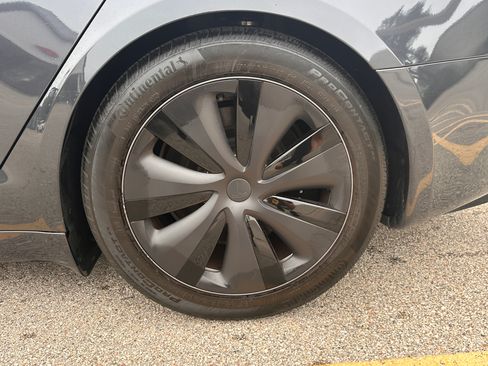 Used 2024 Tesla Model S AWD/4WD image 10