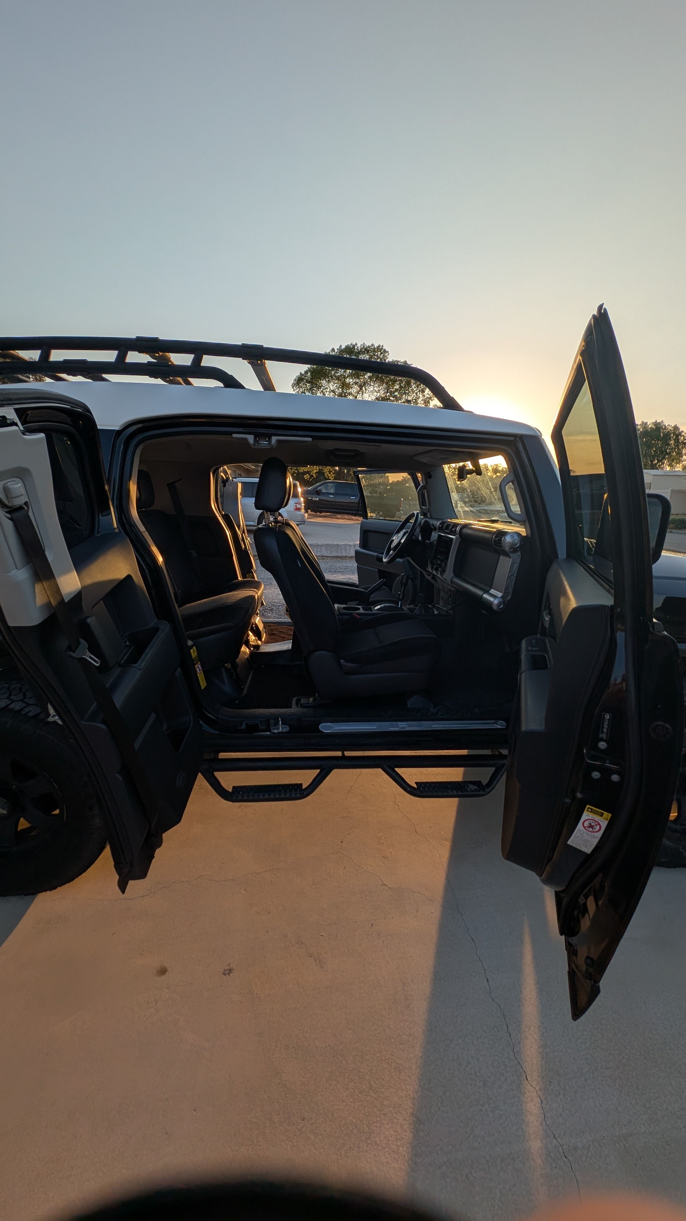 Used 2011 Toyota FJ Cruiser 4WD w/ Convenience Pkg image 4