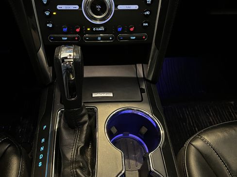 Used 2018 Ford Explorer Platinum image 6