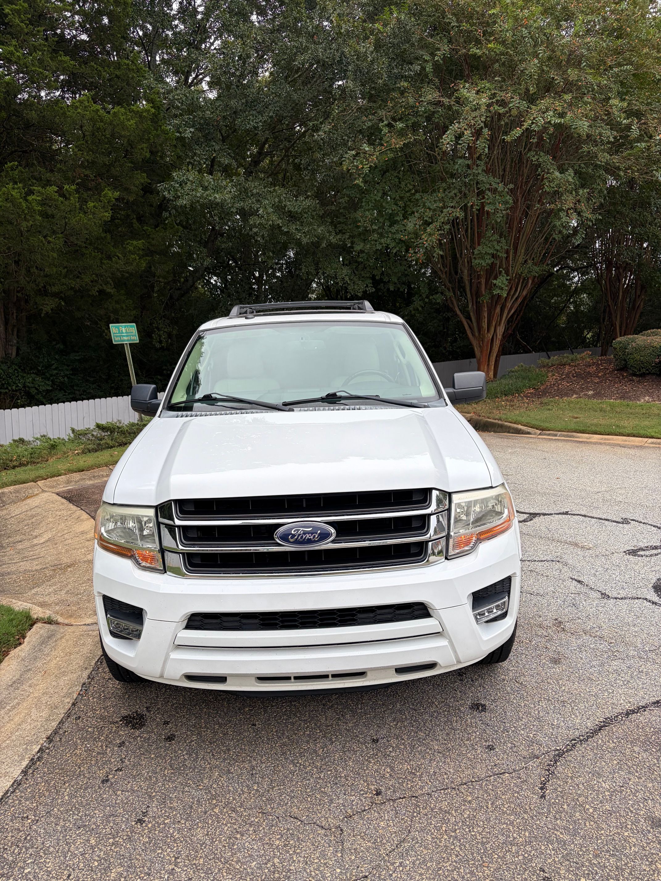 Used 2017 Ford Expedition XLT w/ Equipment Group 202A RWD image 4