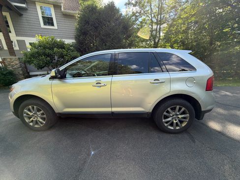 Used 2011 Ford Edge Limited w/ Trailer Tow Package AWD/4WD image 16