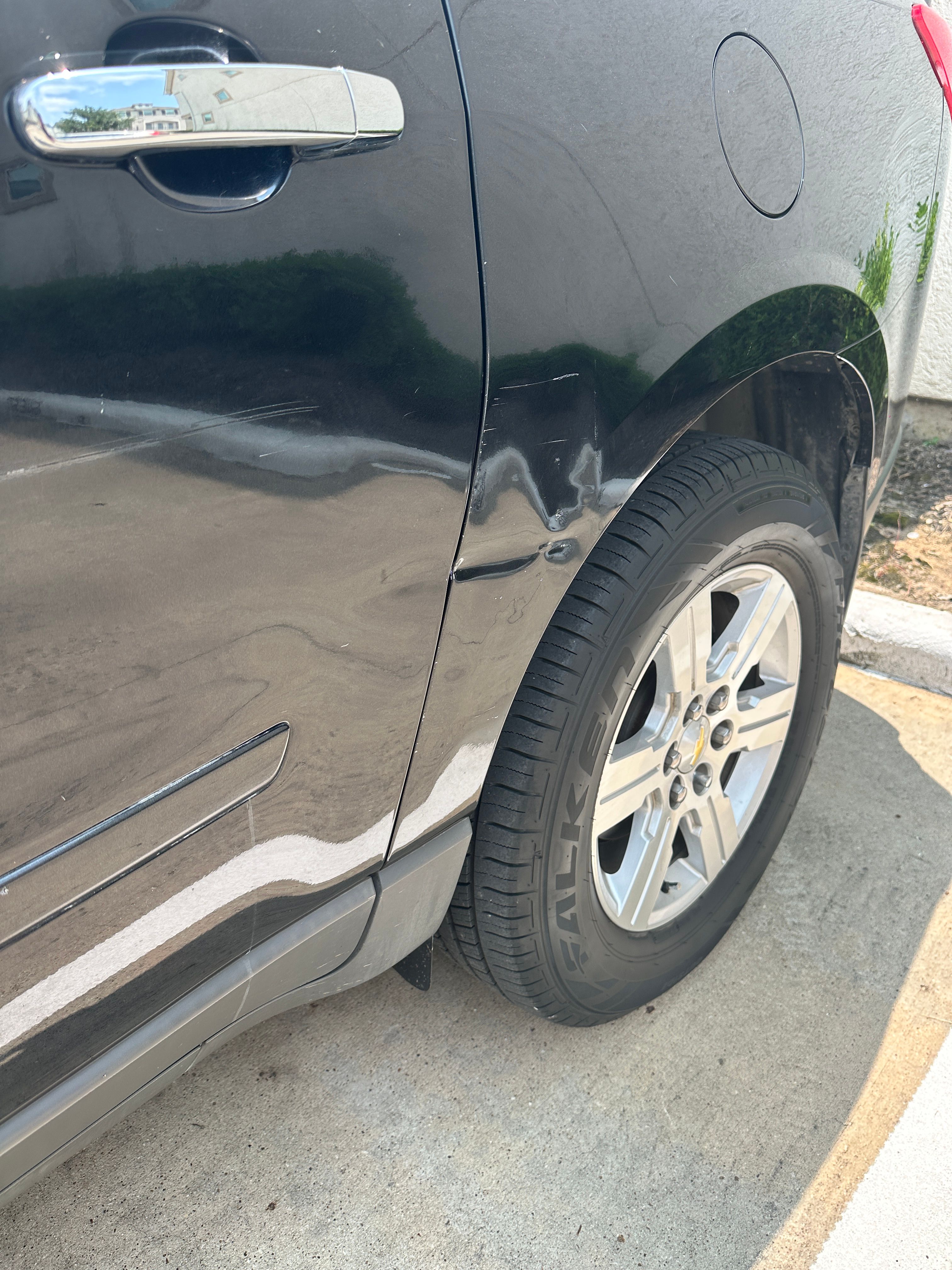 Used 2012 Chevrolet Traverse LT FWD image 6