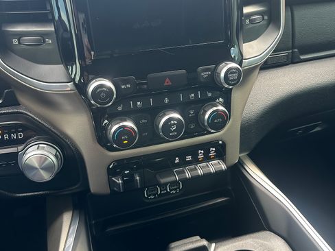 Used 2020 RAM 1500 Laramie image 10