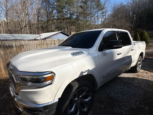 Used 2019 RAM 1500 Limited image 1