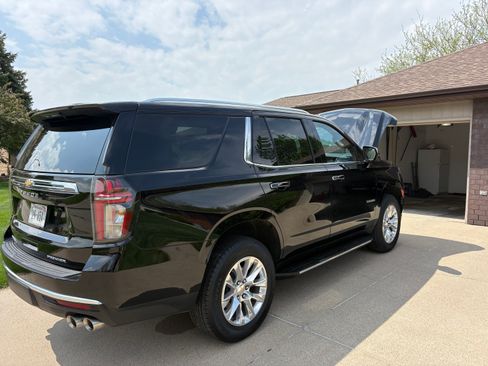 Used 2024 Chevrolet Tahoe Premier w/ Premium Package image 8