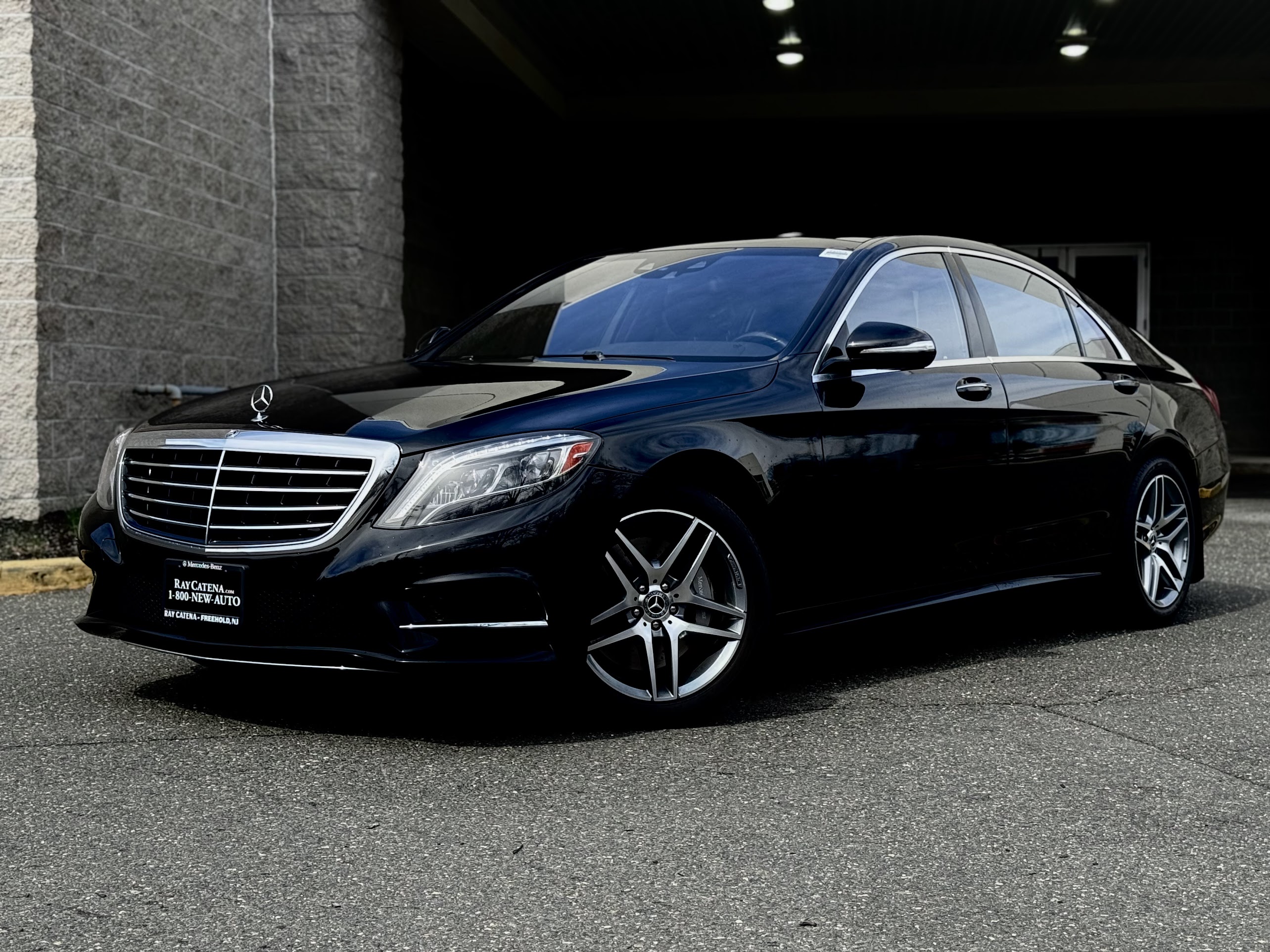 Used 2017 Mercedes-Benz S 550 4MATIC Sedan image 2