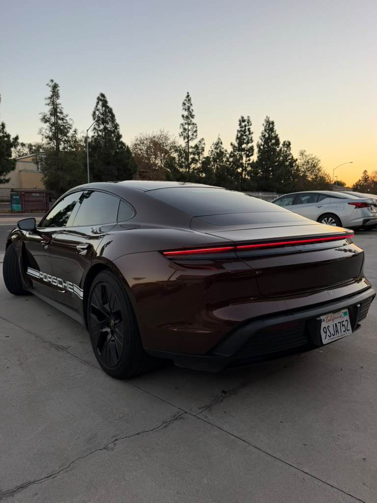 Used 2022 Porsche Taycan RWD image 8