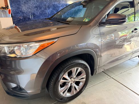 Used 2015 Toyota Highlander XLE FWD image 4