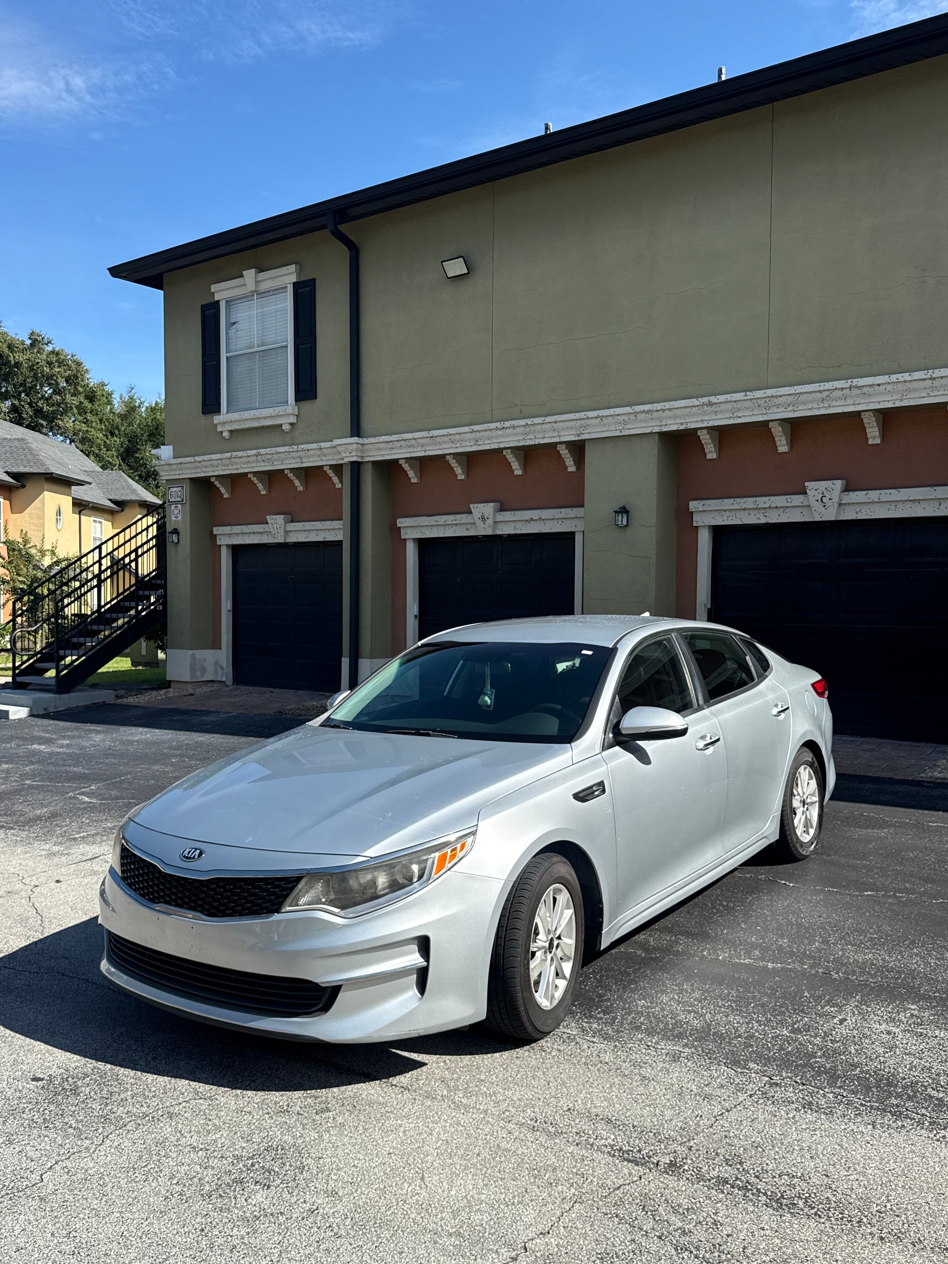 Used 2018 Kia Optima LX FWD image 1