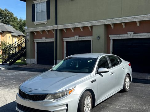 Used 2018 Kia Optima LX FWD image 1