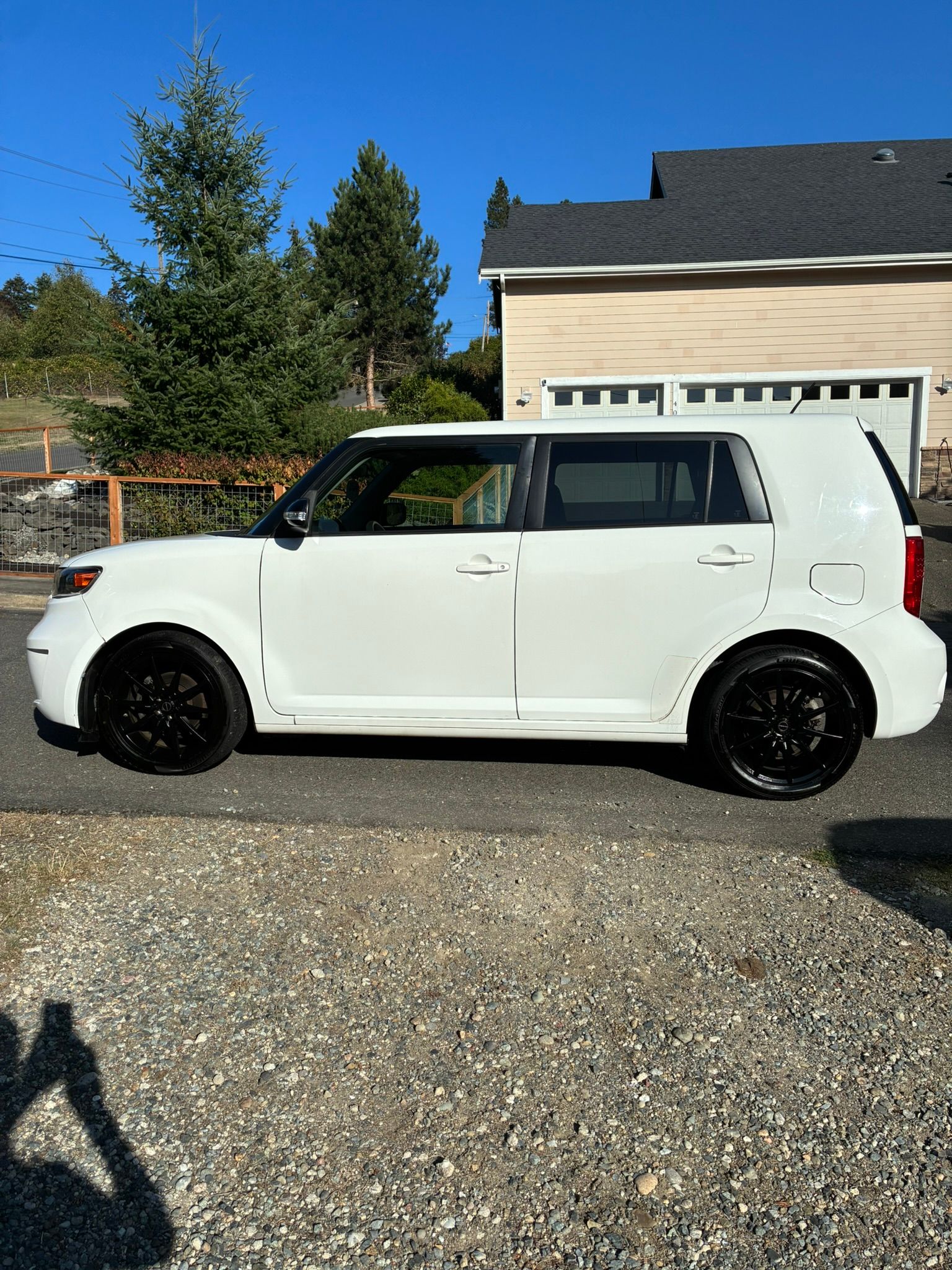 Used 2008 Scion xB FWD image 1