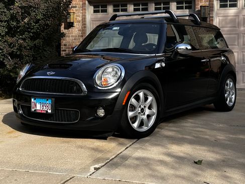 Used 2010 MINI Cooper Clubman S image 1