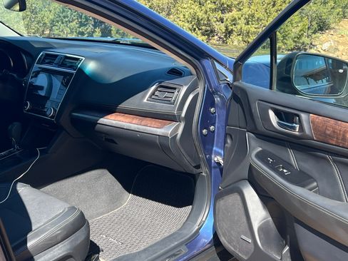 Used 2019 Subaru Outback 2.5i Limited AWD/4WD image 6