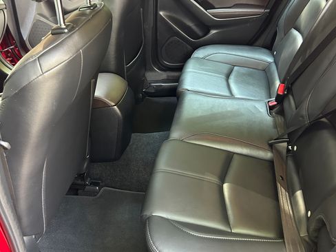 Used 2018 MAZDA MAZDA3 Touring FWD image 9